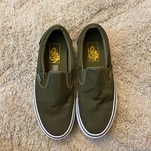 NWOT VANS CLASSIC SLIP ON